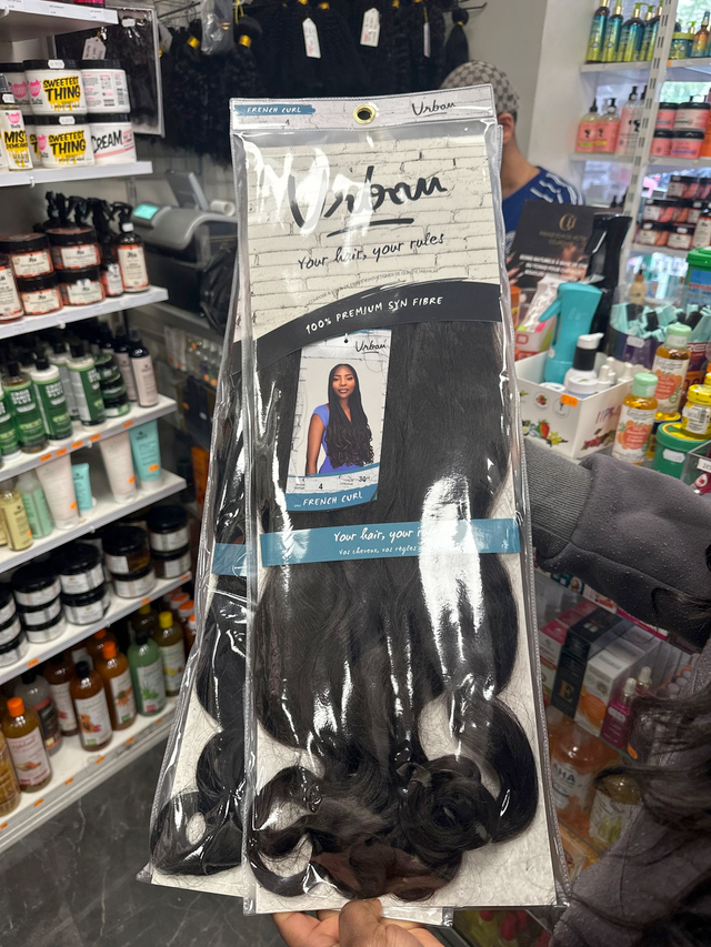 Produits cosmétiques ou mèches en plus.